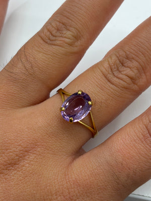 Bague en or jaune avec améthyste