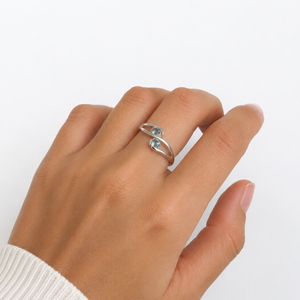 Bague en Or Gris 18K avec  topazes