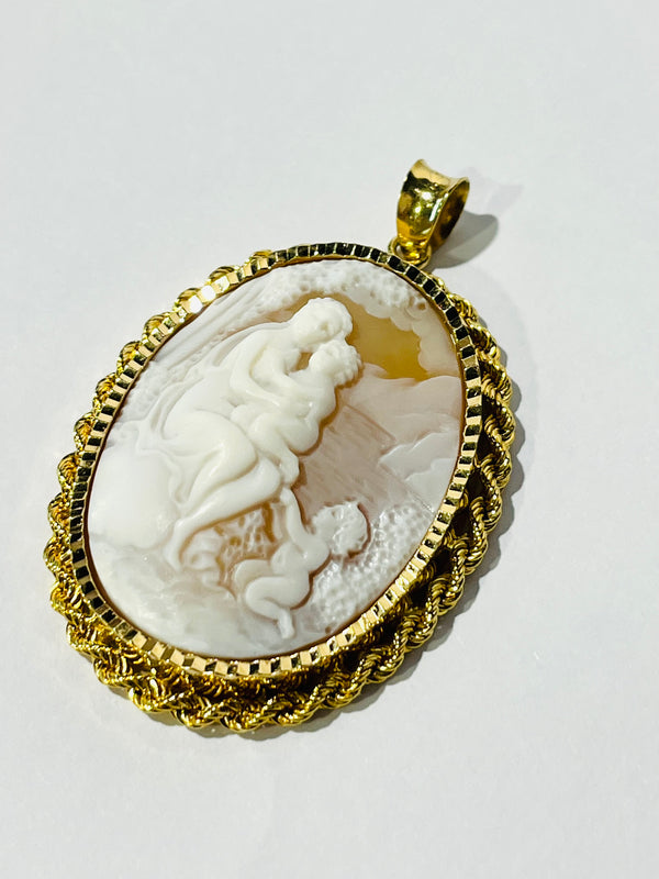 Camée Or Jaune 18 K -  16.23 G
