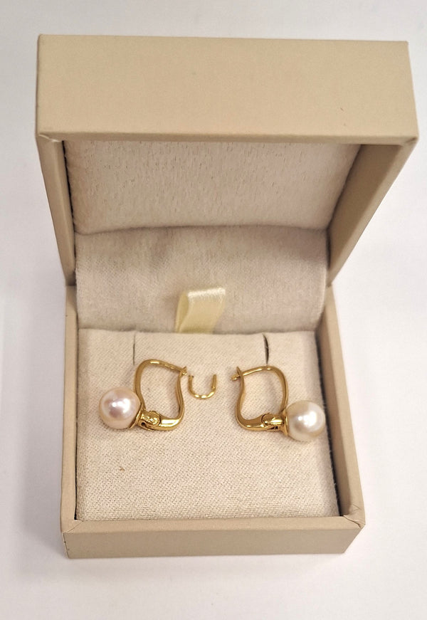 Boucles d'oreilles dormeuses en Or jaune 18Kavec perles