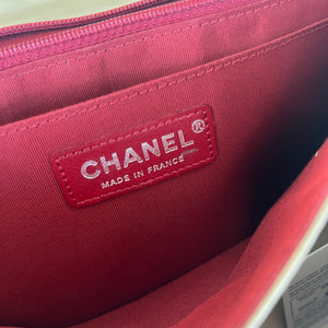 Sac à main Chanel Léo Vintage en jersey rouge - Fermoir tête