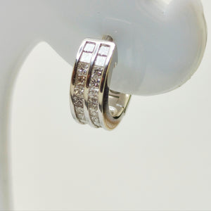 Boucles d'oreilles  en or blanc 18 carats Poids-5.66 Grs