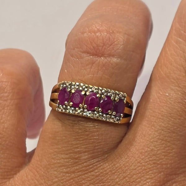 Bague en Or 18 Carats avec 5 Rubis