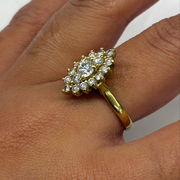 Bague Marquise en Or Jaune avec Oxyde de Zirconium 18K