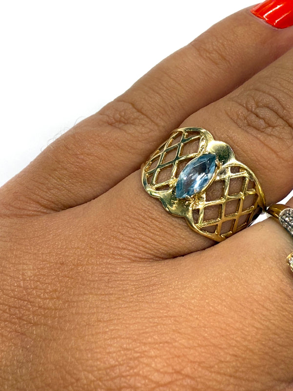 Superbe Bague en Or Jaune 14k avec Aigue Marine