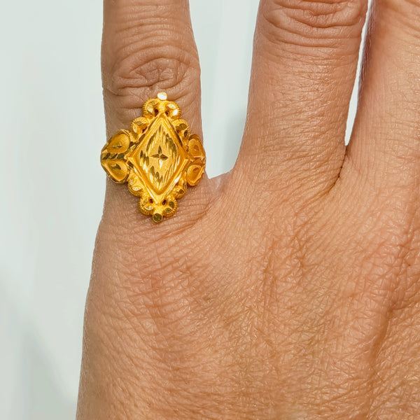 Bague Ancienne en Or Jaune 21 carats