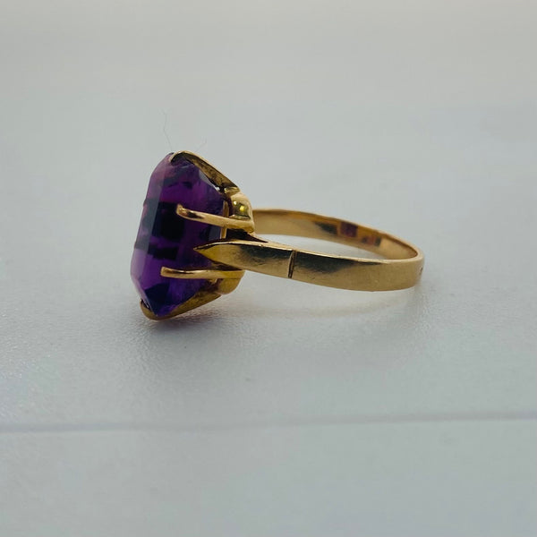 Bague solitaire en or jaune 18 K (tête d’aigle) avec améthyste – Taille 52