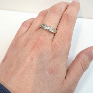Bague Demi Tour Or Blanc 18 K - Taille 57 - 3.79 G