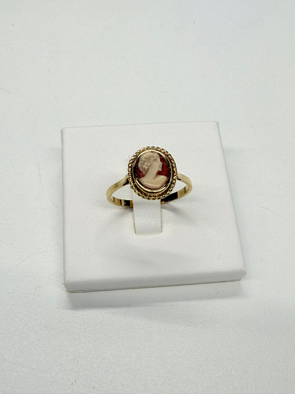 Bague camée en or jaune 18k Taille 54