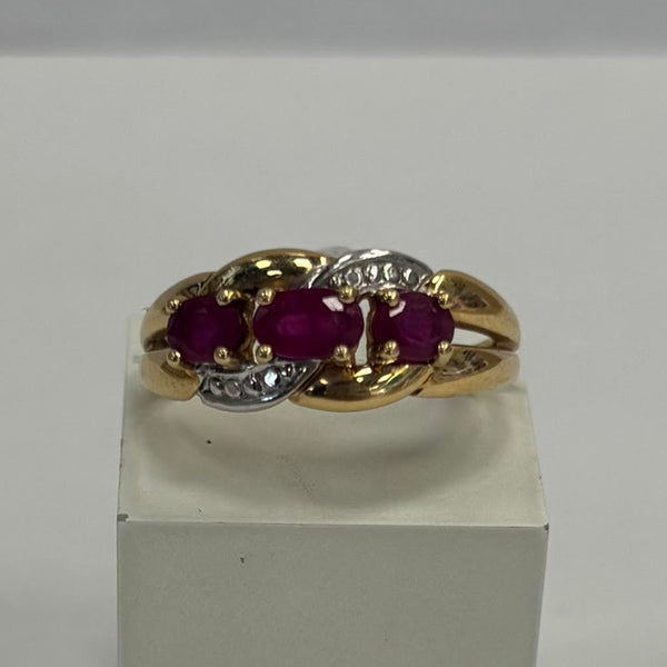 Bague en or 18 carats avec 3 pierres  naturelles