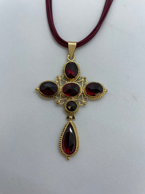 Collier Croix en Or 18 K avec Grenats - 10.52 Grs