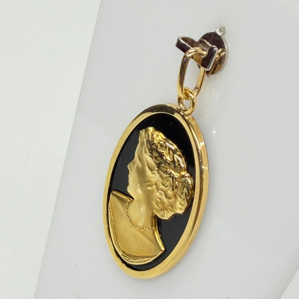 Camée en or jaune 18 K - 2.17 G