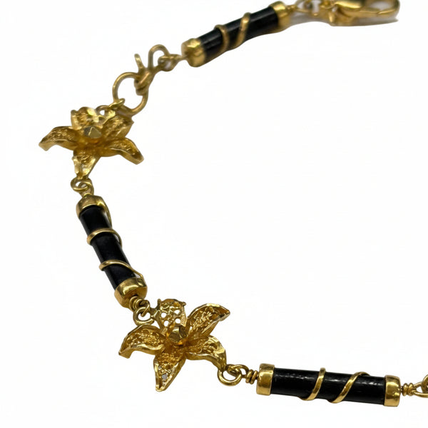 Bracelet fleur en or jaune 18k et coraux