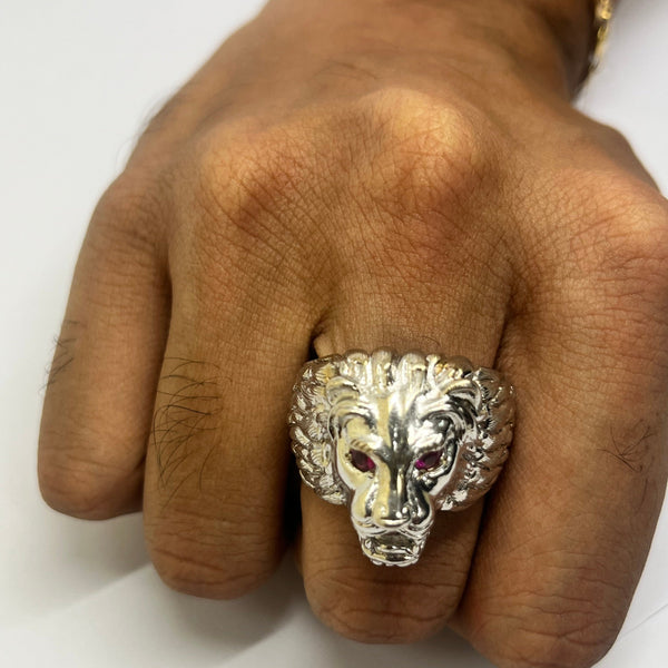 Bague Chevalière avec Rubis en Or Blanc 18 Carats - Taille 64