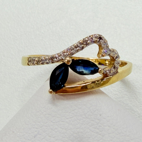 Bague en or jaune 18k, saphirs et diamants Taille 55