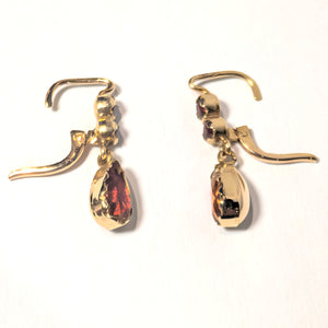 Boucles Dormeuses en Or Jaune 18 Carats avec Zirconiums