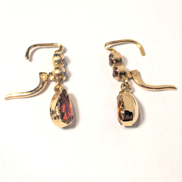 Boucles Dormeuses en Or Jaune 18 Carats avec Zirconiums