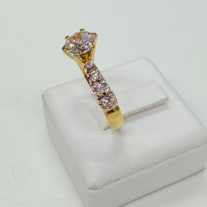 Bague or jaune 18k avec zirconium Taille 56