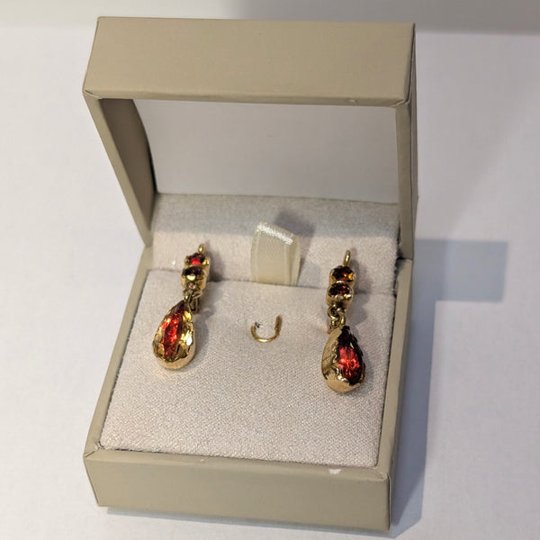 Boucles Dormeuses en Or Jaune 18 Carats avec Zirconiums