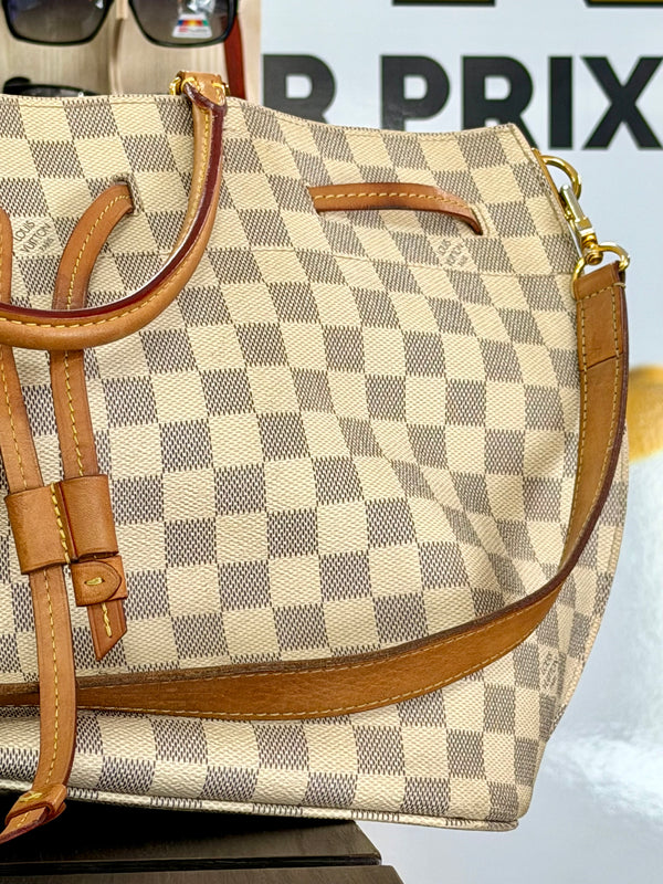 Sac Seau Girolata Damier Azur Blanc Louis Vuitton