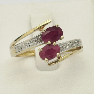 Bague avec Diamants et Rubis en Or Jaune et Or Blanc 18K - Taille 53