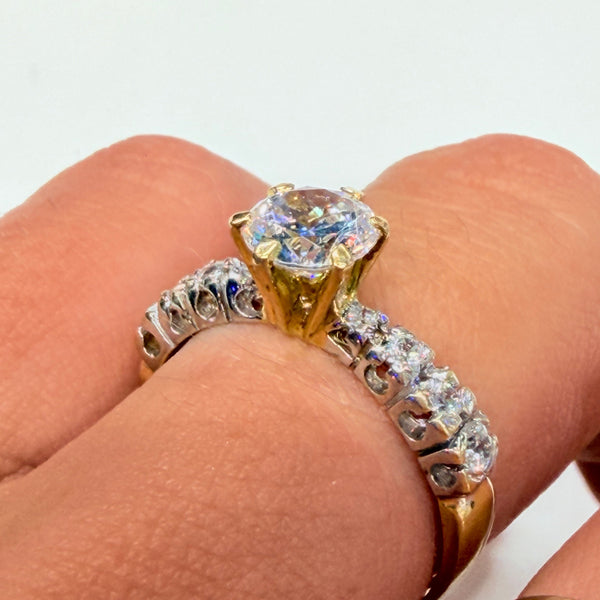 Bague or jaune 18k avec zirconium Taille 56