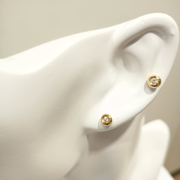 Boucles d'oreilles clou en or jaune 18k