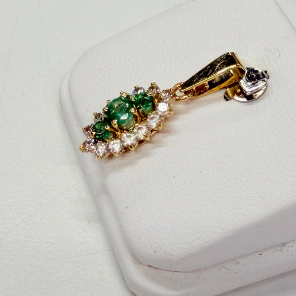 Pendentif en or jaune 18k avec Oxyde de Zirconium