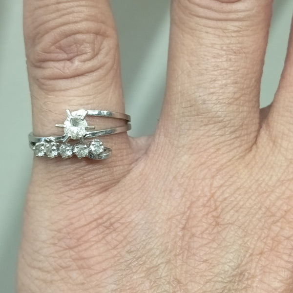 Bague Ancienne en Or Gris 18k avec Topazes - Taille 51