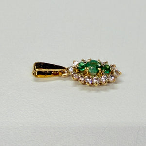 Pendentif en or jaune 18k avec Oxyde de Zirconium